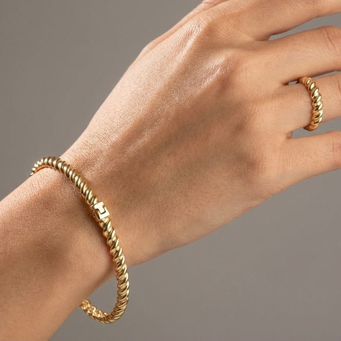 مبرومة - Twisted